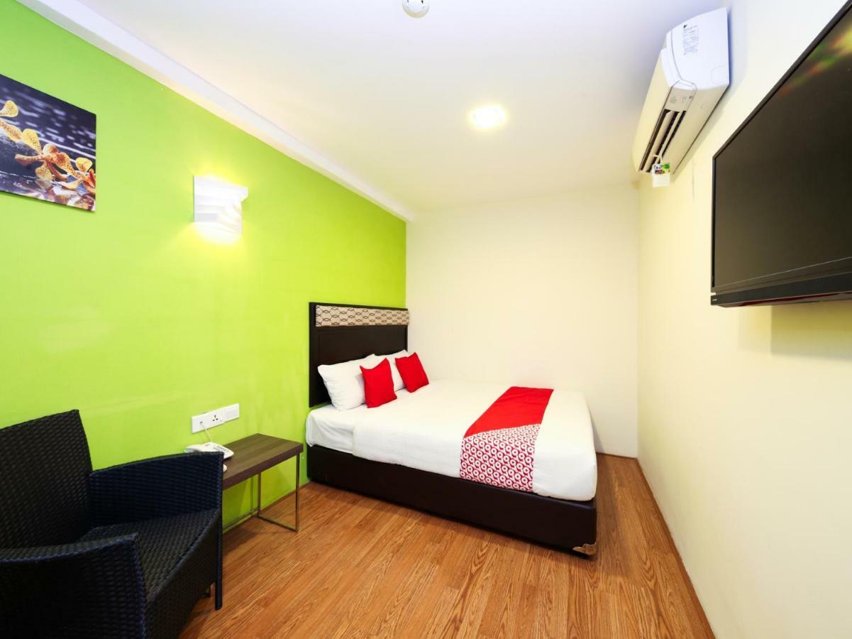 Oyo 700 Fine Hotel Куала-Лумпур Экстерьер фото